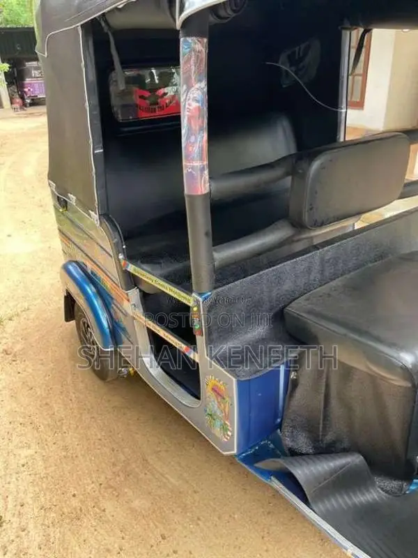 Bajaj RE 2 Stroke 2005 Three Wheel (Used)