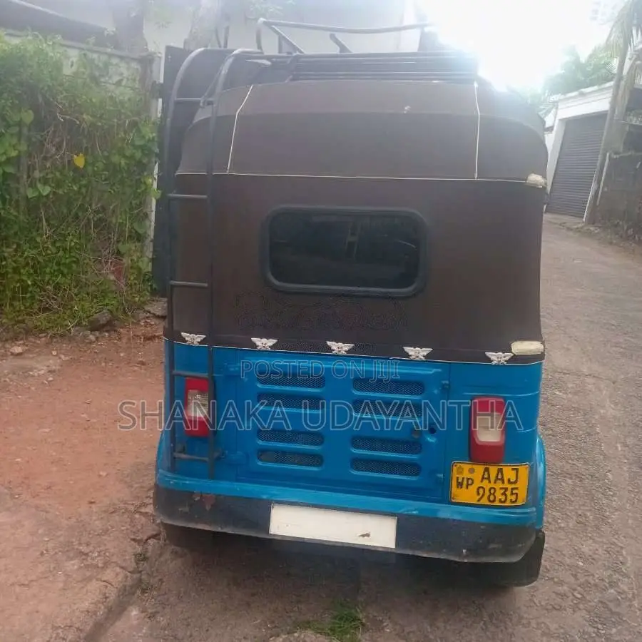 Bajaj 4 Stroke 2012 Three Wheel (Used)