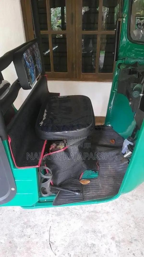 Bajaj RE 2011 Three Wheel (Used)