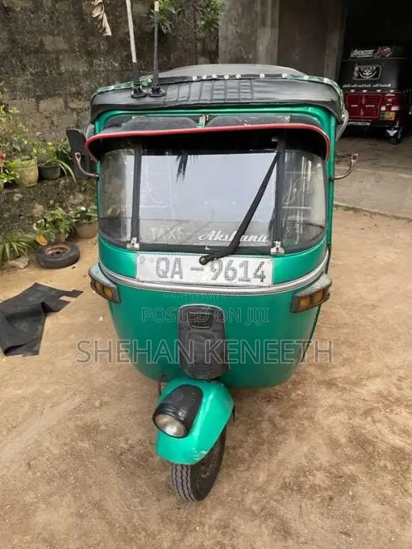 Bajaj RE 2 Stroke 2005 Three Wheel (Used)