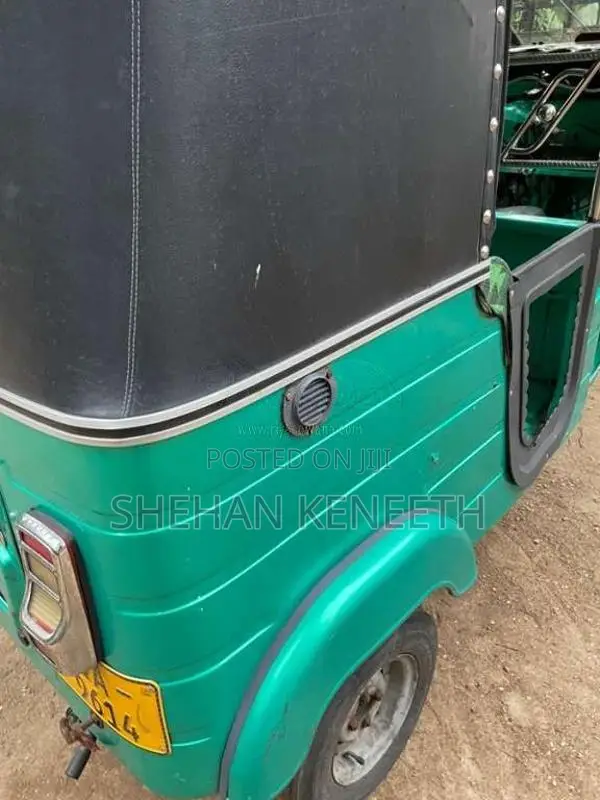 Bajaj RE 2 Stroke 2005 Three Wheel (Used)