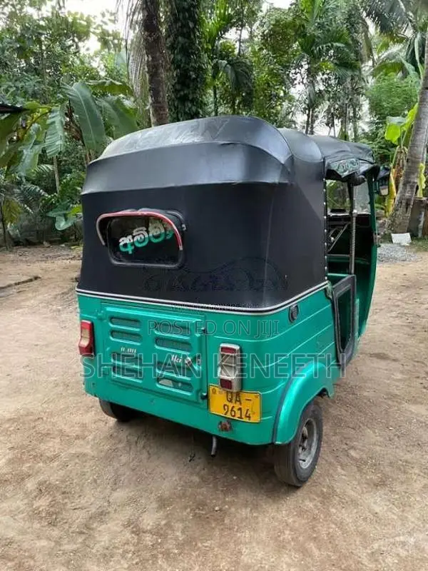 Bajaj RE 2 Stroke 2005 Three Wheel (Used)