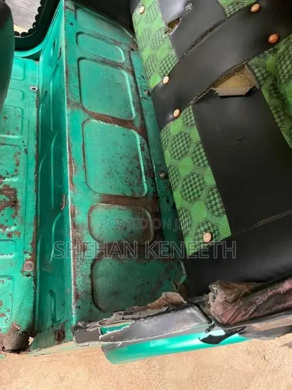 Bajaj RE 2 Stroke 2005 Three Wheel (Used)
