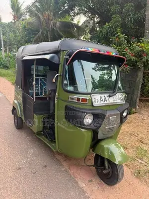 Bajaj 4 Stroke 2014 Three Wheel (Used)