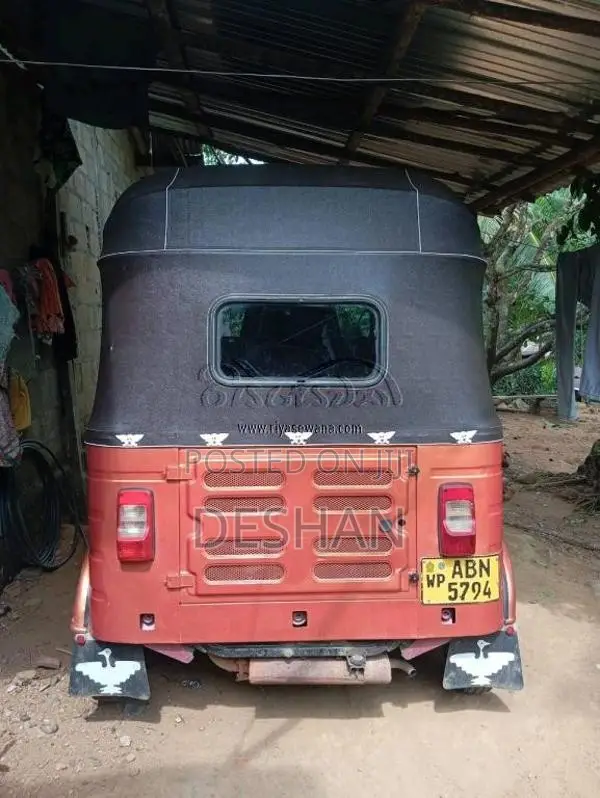 Bajaj 4 stroke 2016 Three Wheel (Used)
