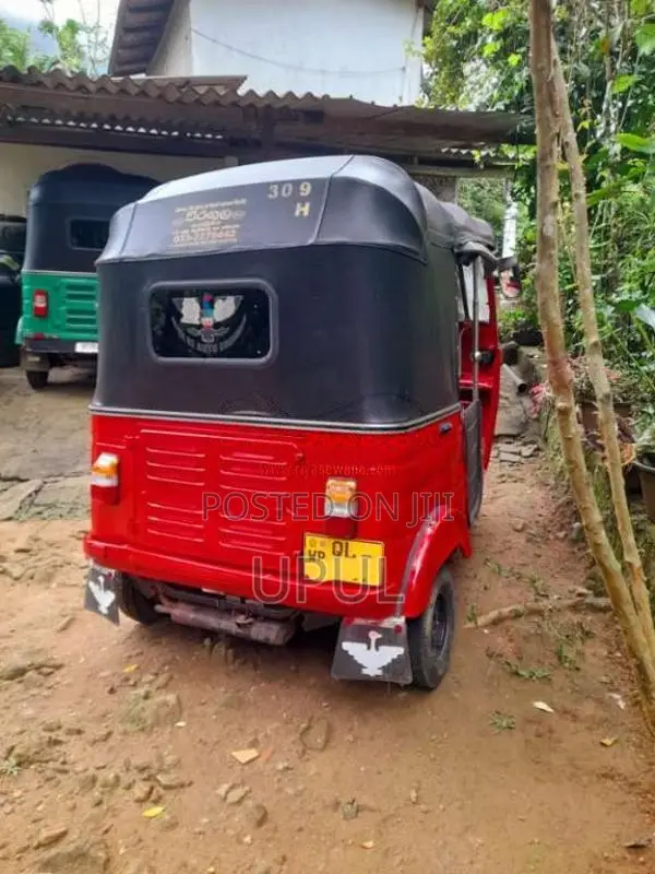 Bajaj 4 Stroke 2007 Three Wheel (Used)