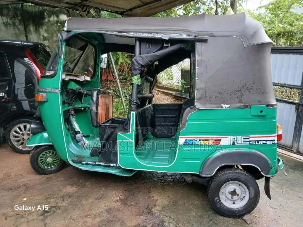Bajaj 4 Stroke 2007 Three Wheel (Used)