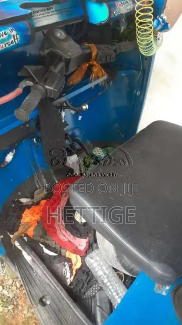 Bajaj 4 stroke 2009 Three Wheel (Used)