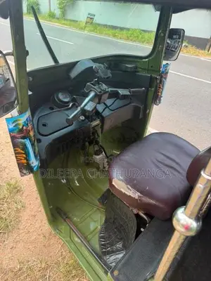 Bajaj 4 Stroke 2014 Three Wheel (Used)