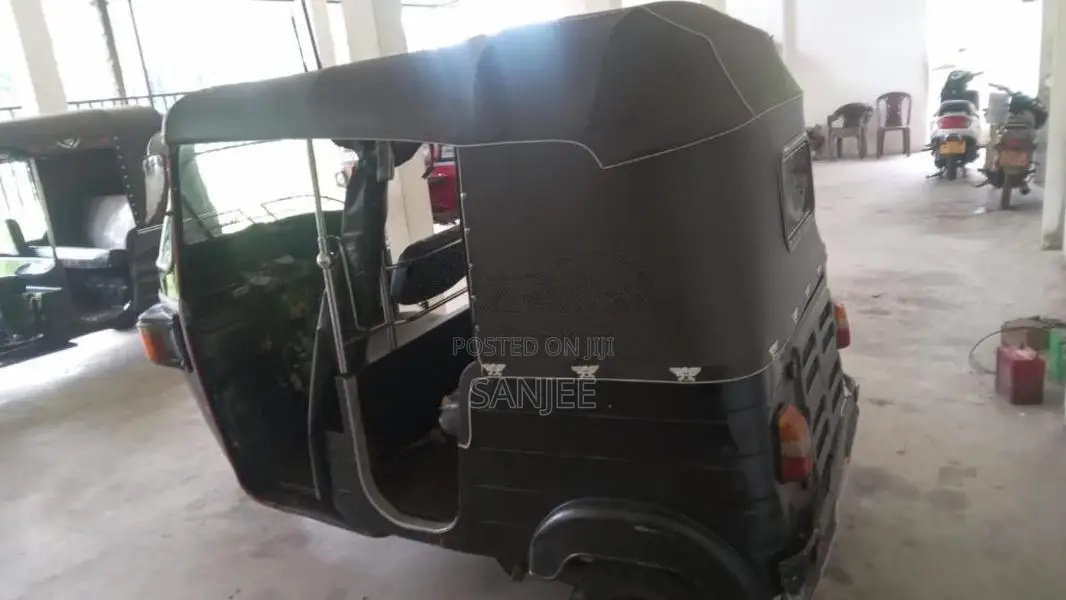 Bajaj 4 stroke 2012 Three Wheel (Used)