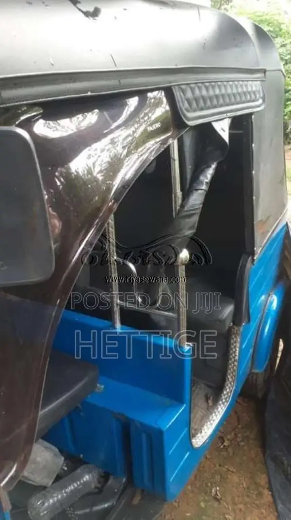 Bajaj 4 stroke 2009 Three Wheel (Used)
