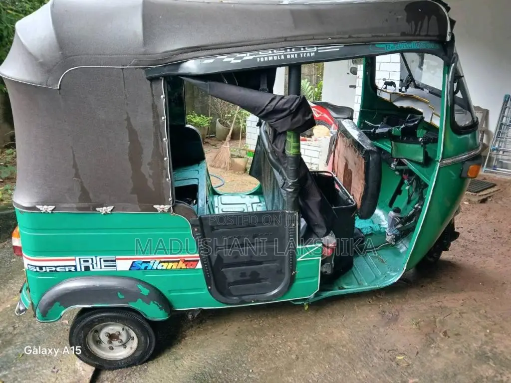 Bajaj 4 Stroke 2007 Three Wheel (Used)