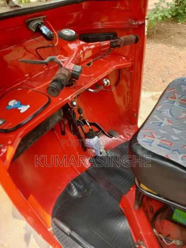 Bajaj RE 2 Stroke 2001 Three Wheel (Used)