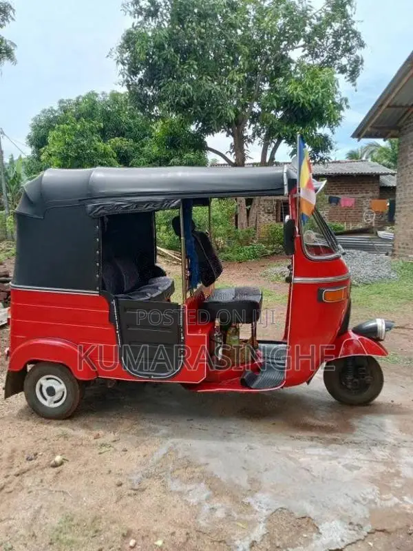 Bajaj RE 2 Stroke 2001 Three Wheel (Used)