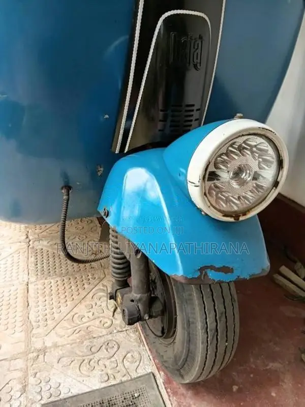 Bajaj 2 Stroke 2000 Three Wheel (Used)