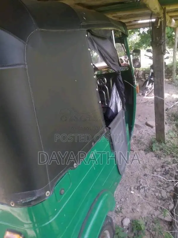 Bajaj 4 Stroke 2009 Three Wheel (Used)