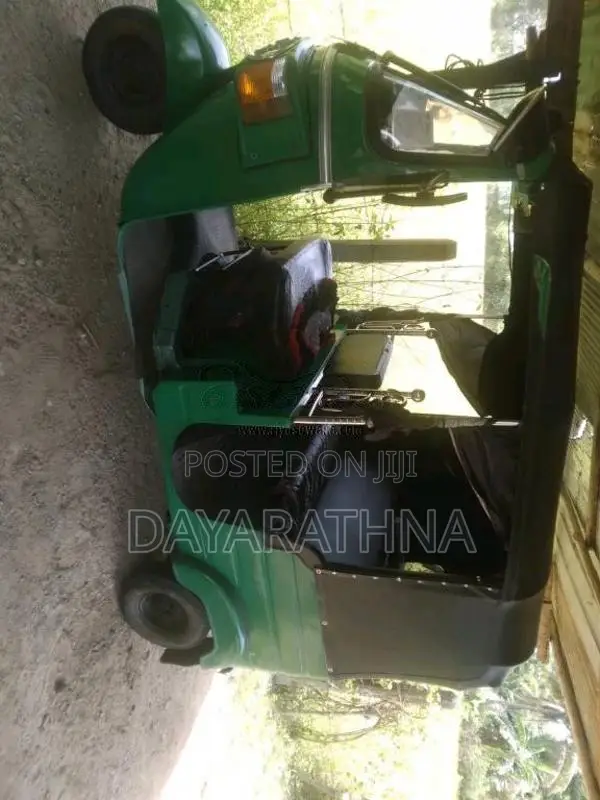Bajaj 4 Stroke 2009 Three Wheel (Used)