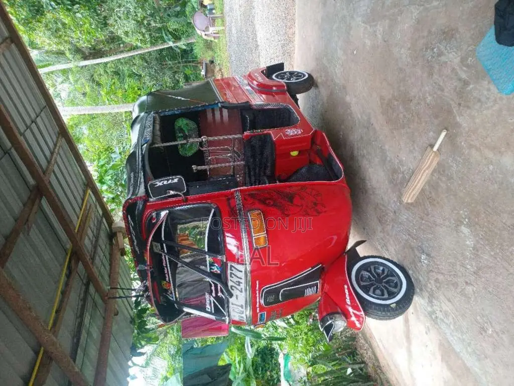 Bajaj 2 stroke 2006 Three Wheel (Used)