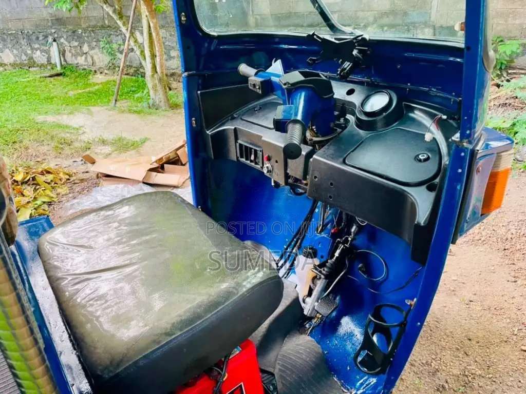 Bajaj 4 Stroke 2010 Three Wheel (Used)
