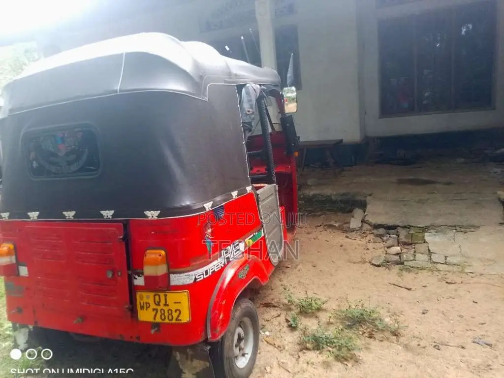 Bajaj 2 Stroke 2006 Three Wheel (Used)