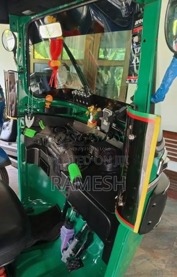 Bajaj RE 2015 Three Wheel (Used)
