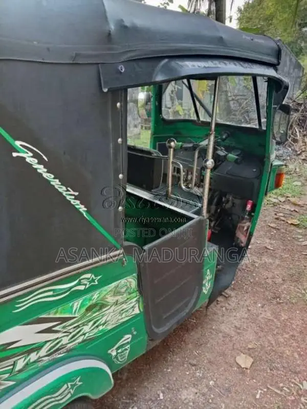 Bajaj 4 Stroke 2010 Three Wheel (Used)