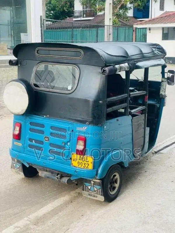 Bajaj RE 205 2016 Three Wheel (Used)