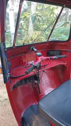 Bajaj RE 1999 Three Wheel (Used)