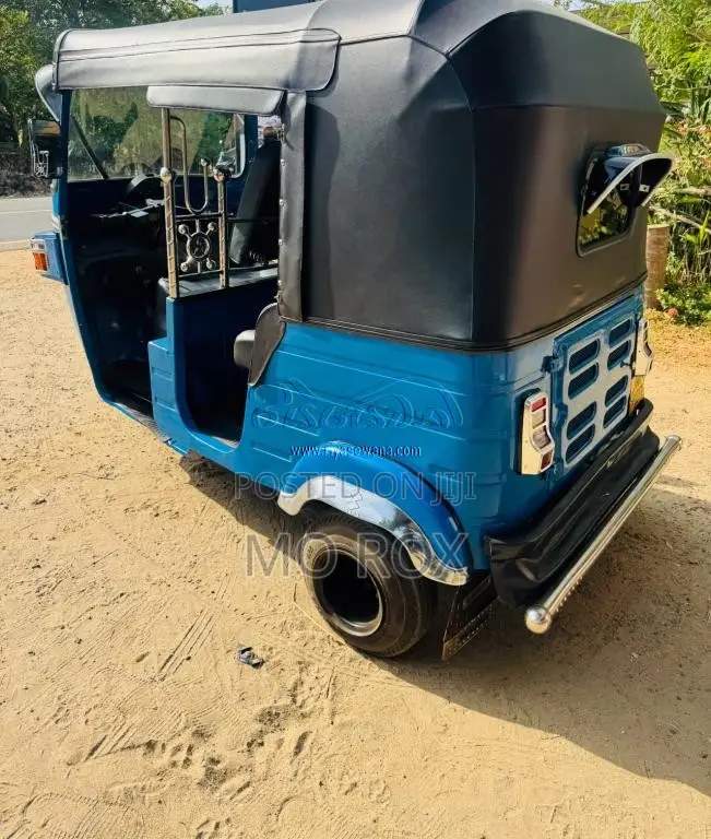 Bajaj 4 Stroke 2008 Three Wheel (Used)
