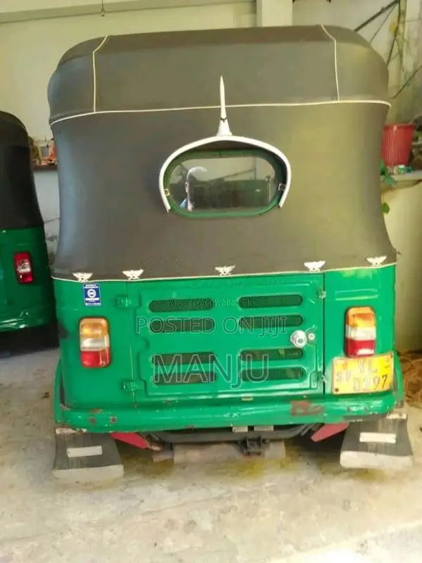 Bajaj 4 Stroke 2011 Three Wheel (Used)