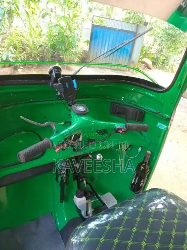 Bajaj 2 Stroke 2006 Three Wheel (Used)