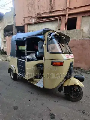 Bajaj RE 2 Stroke 1999 Three Wheel (Used)