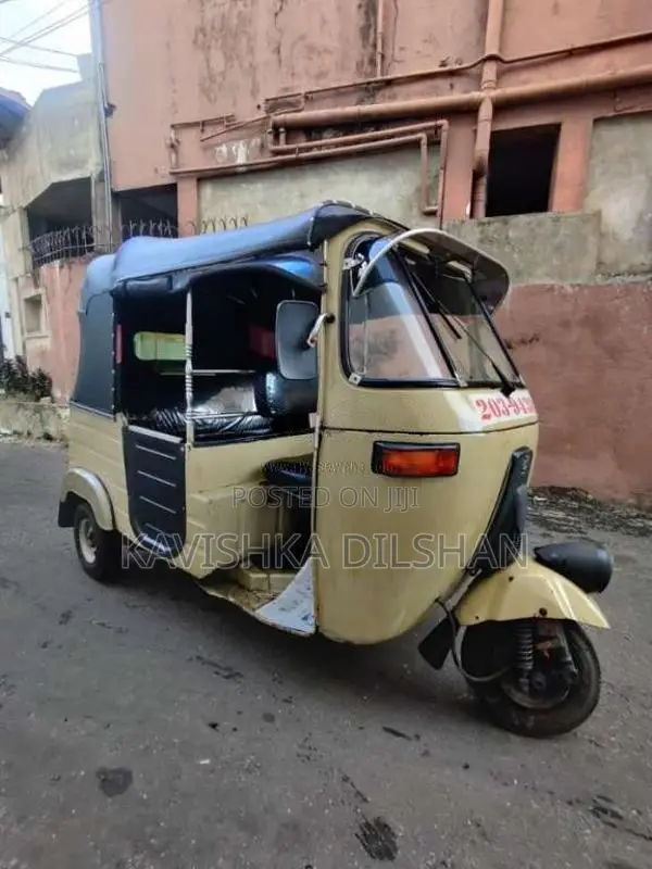 Bajaj RE 2 Stroke 1999 Three Wheel (Used)