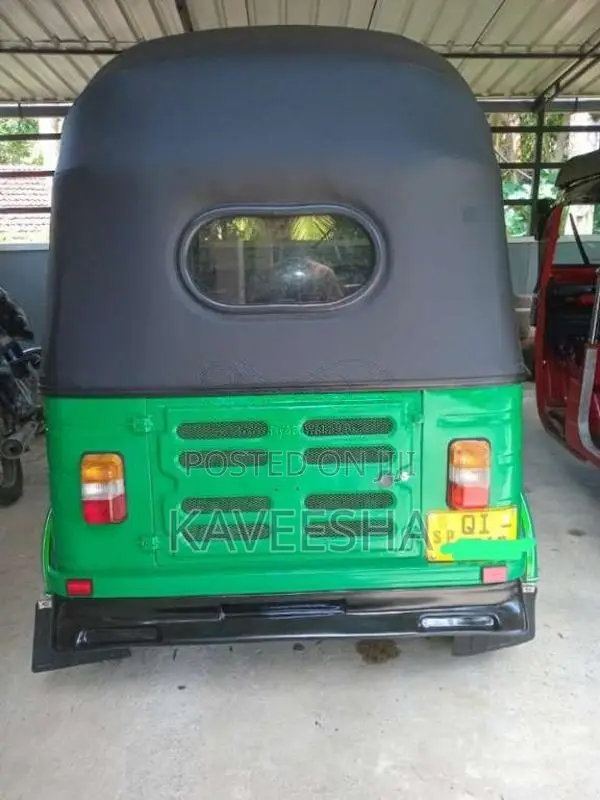 Bajaj 2 Stroke 2006 Three Wheel (Used)
