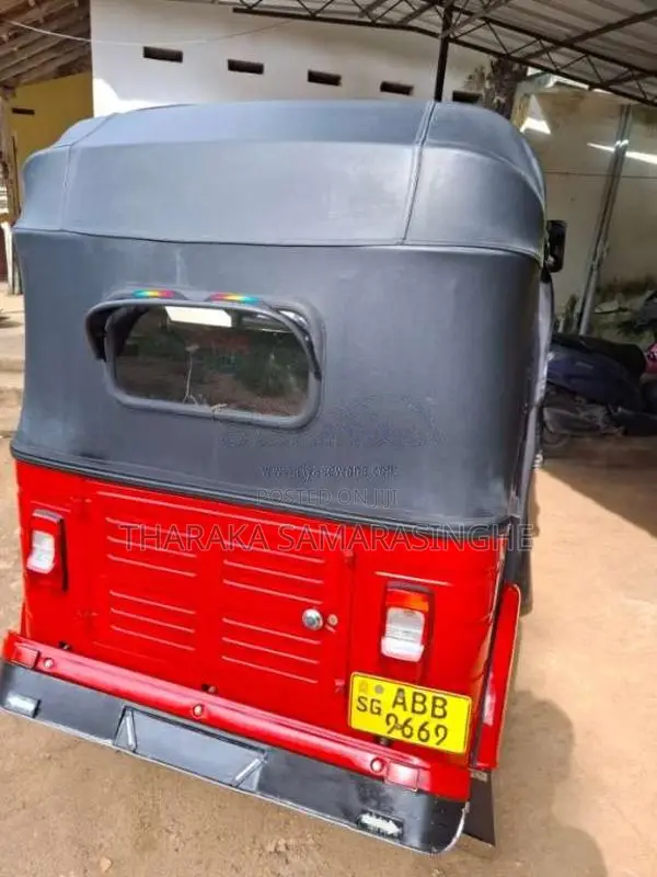 Bajaj 4 Stroke 2015 Three Wheel (Used)