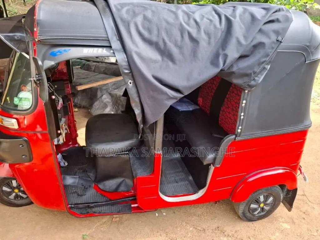 Bajaj 4 Stroke 2015 Three Wheel (Used)