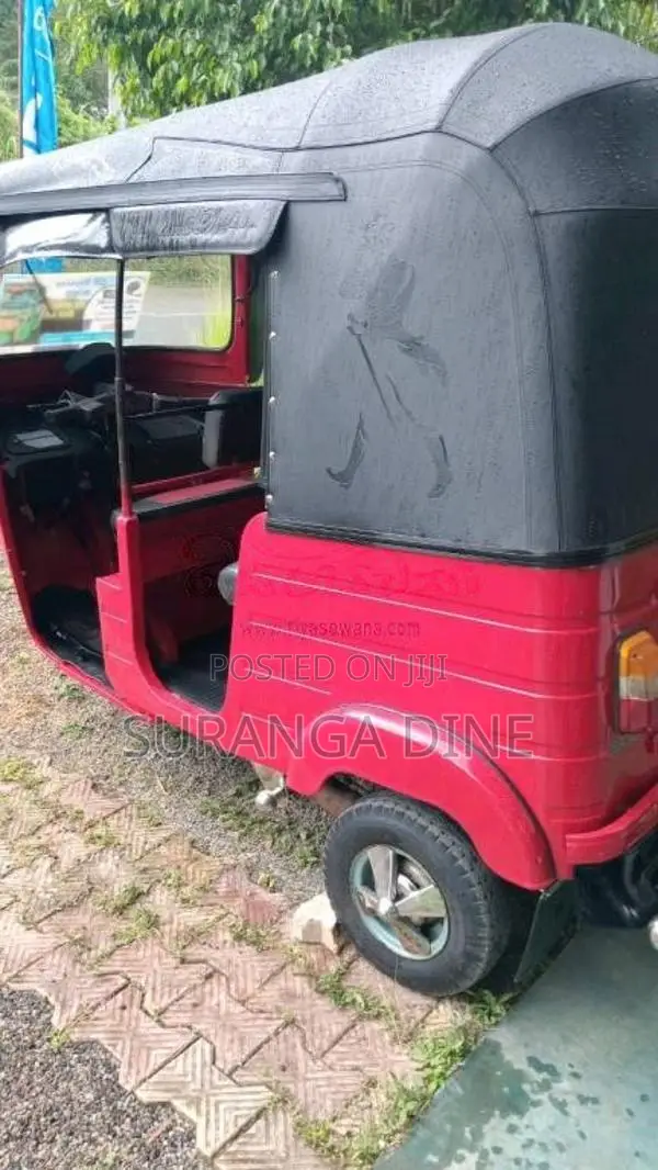 Bajaj 4 stroke 2011 Three Wheel (Used)