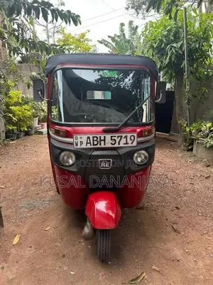 Bajaj 4 Stroke 2015 Three Wheel (Used)