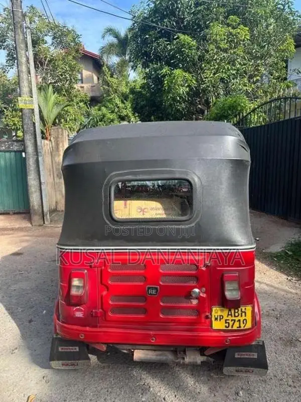 Bajaj 4 Stroke 2015 Three Wheel (Used)