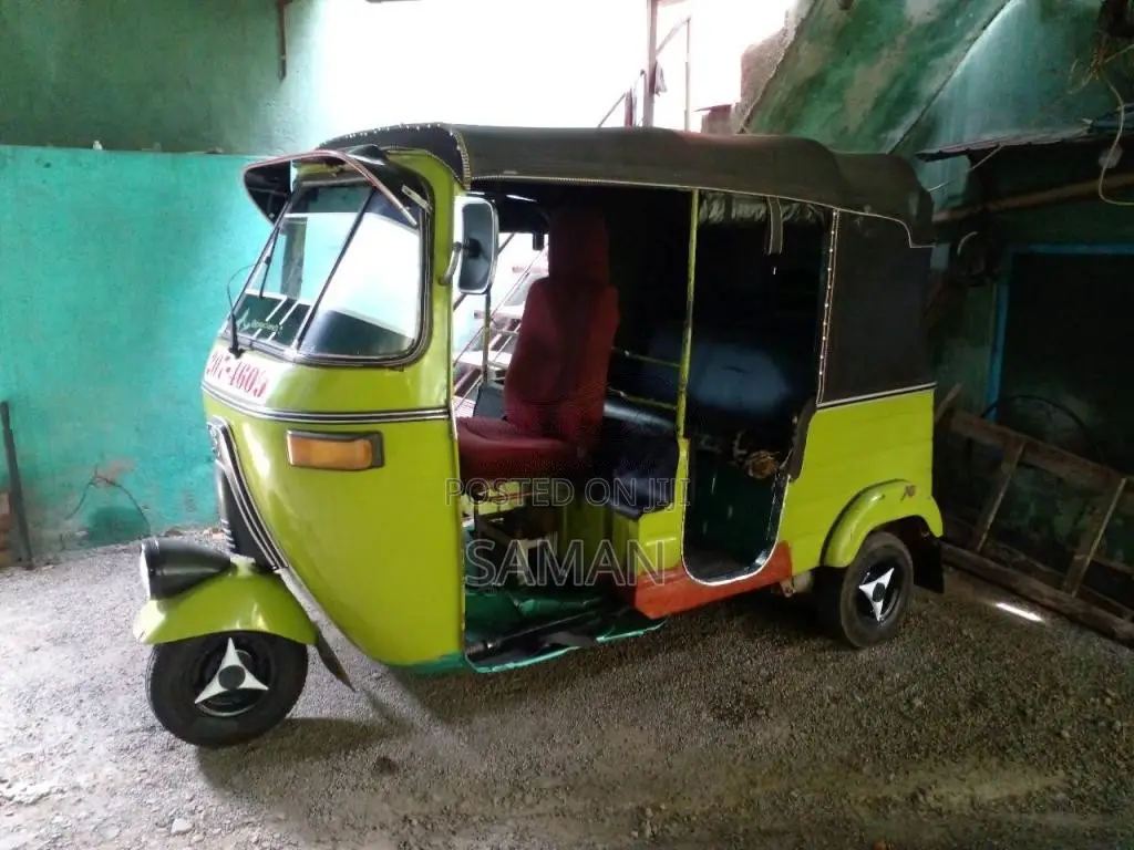 Bajaj 2 Stroke 2000 Three Wheel (Used)