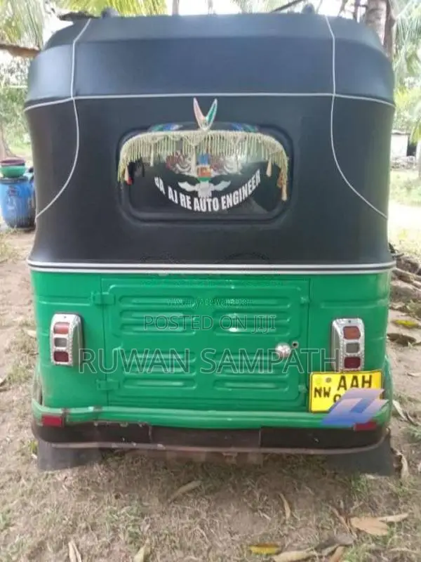 Bajaj 4 Stroke 2014 Three Wheel (Used)