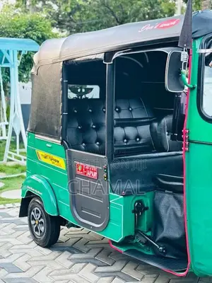 Bajaj 4 stroke 2015 Three Wheel (Used)