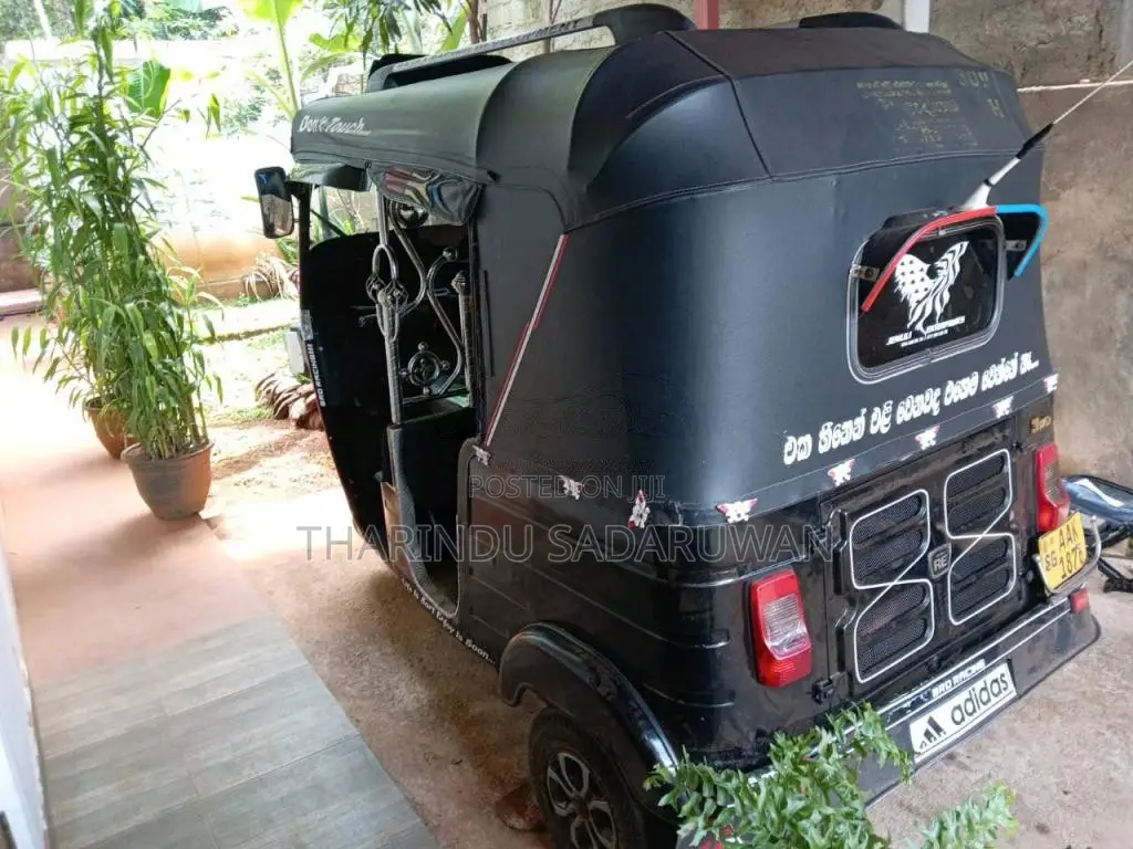 Bajaj RE 2014 Three Wheel (Used)