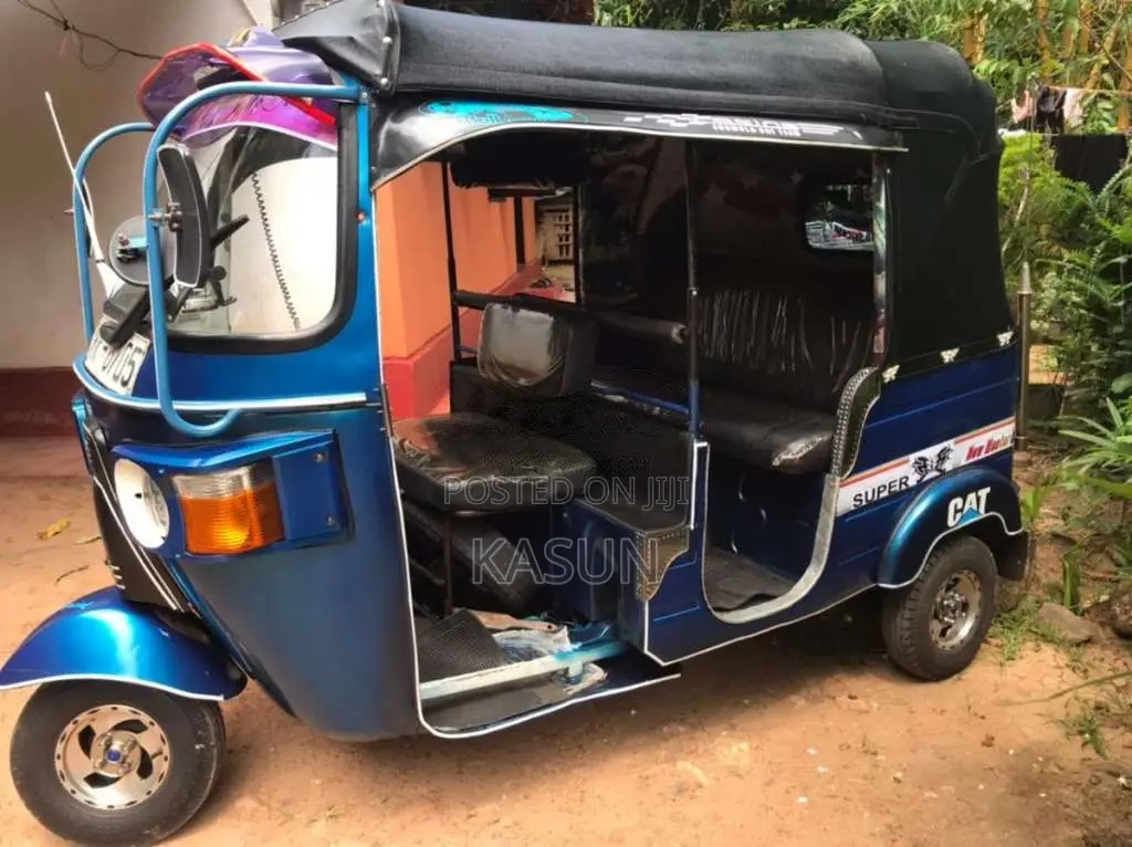 Bajaj 4 Stroke 2011 Three Wheel (Used)