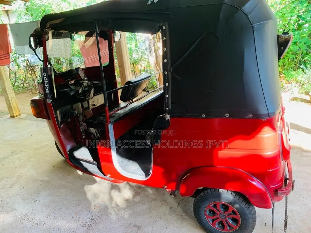 Bajaj RE 205 2012 Three Wheel (Used)