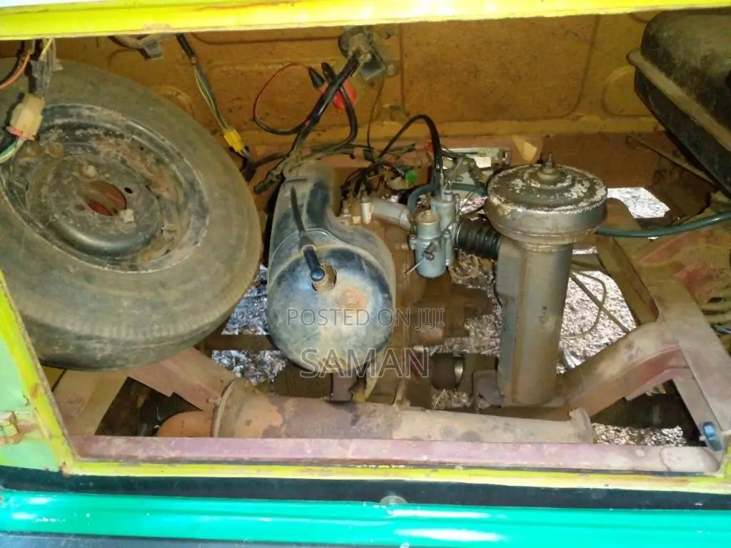 Bajaj 2 Stroke 2000 Three Wheel (Used)