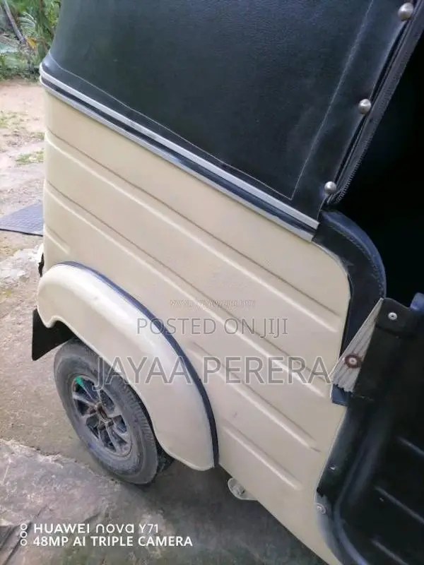 Bajaj RE 1990 Three Wheel (Used)