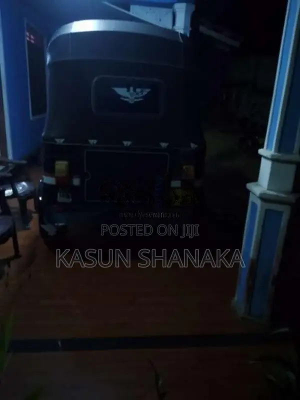 Bajaj 2 Stroke 2005 Three Wheel (Used)