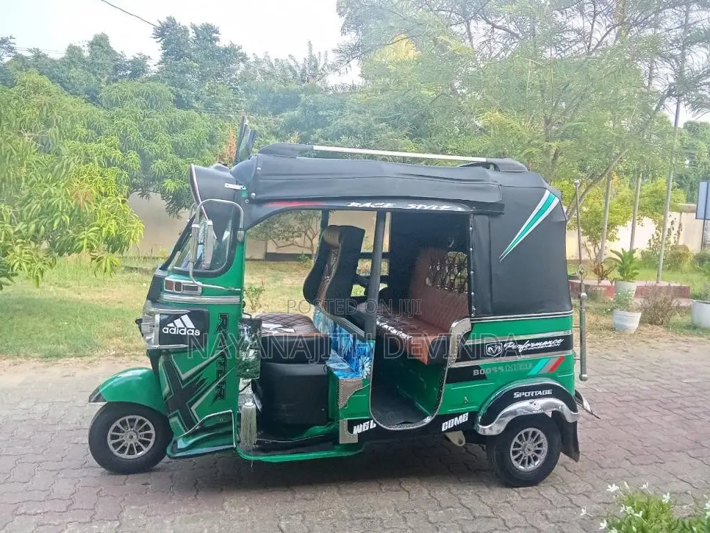 Bajaj RE 4 Stroke 2015 Three Wheel (Used)