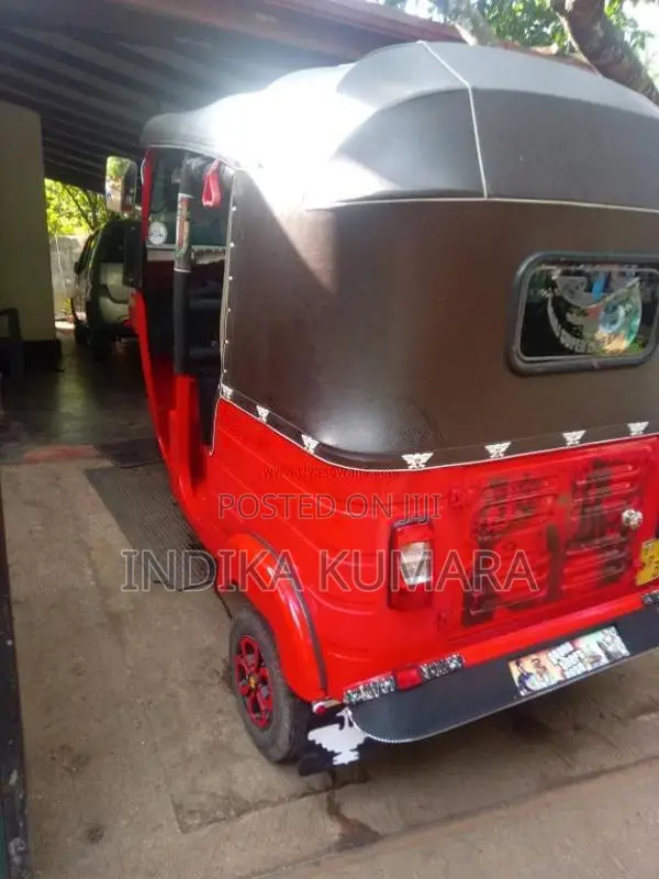 Bajaj 4 stroke 2013 Three Wheel (Used)